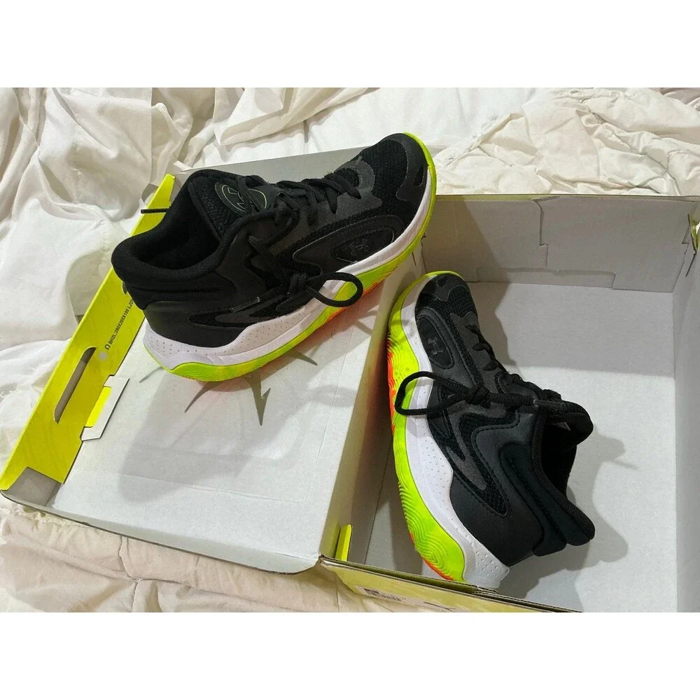 Under Armour Unisex Size 2.5Y Jet '25 Footwear - True Foot Fitment (LIKE-NEW!!)